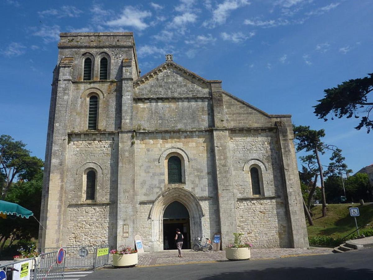 Sur à 500 M De La N 6 * Soulac-sur-Mer