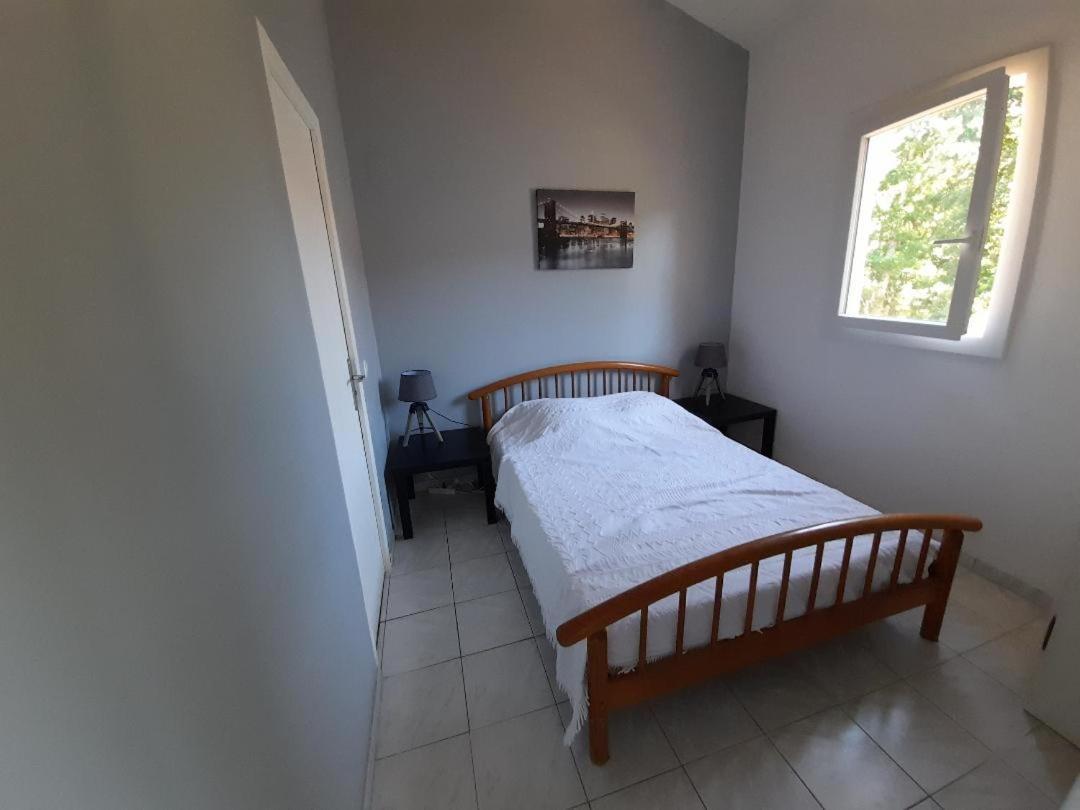 Appartement Sur à 500 M De La N 6 *